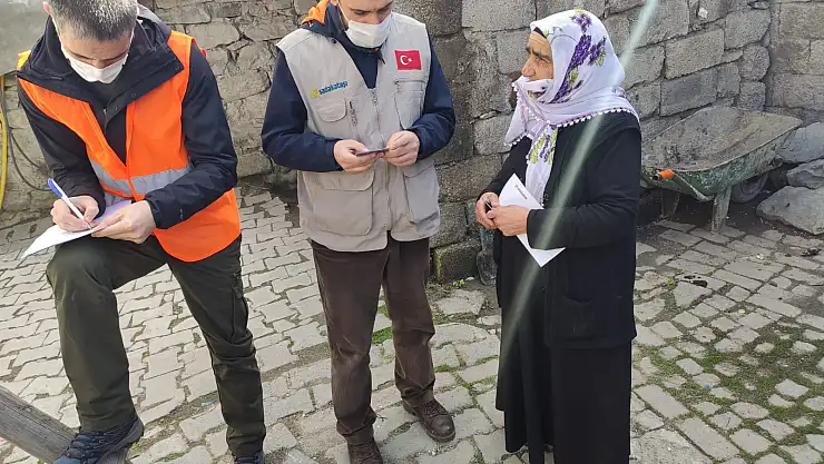 Sadakataşı Ağrı'da Ramazan yardımlarını dağıtmaya devam ediyor
