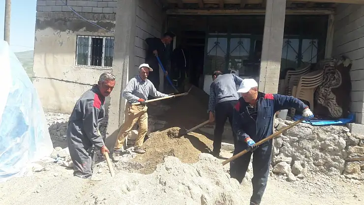 Diyadin Kaymakamı Doğan , şehit annesinin evini yeniletti