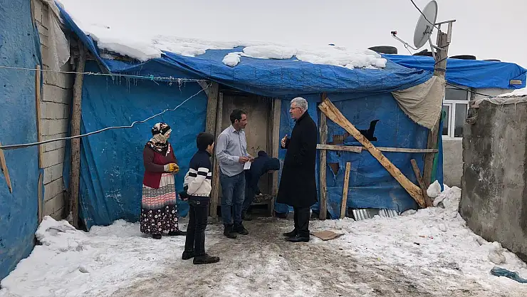 Mehmet Erat Her Evin Kapısını Çalıyor