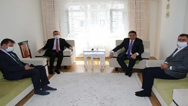 AK Parti'li milletvekillerinden Barış Çakan'ın ailesine taziye ziyareti