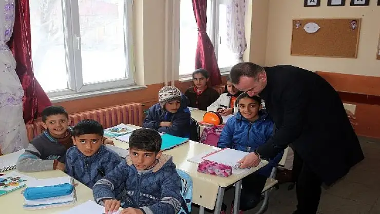 Diyadin Kaymakamı ve Belediye Başkanı Öner, Tekin'i ziyaret etti