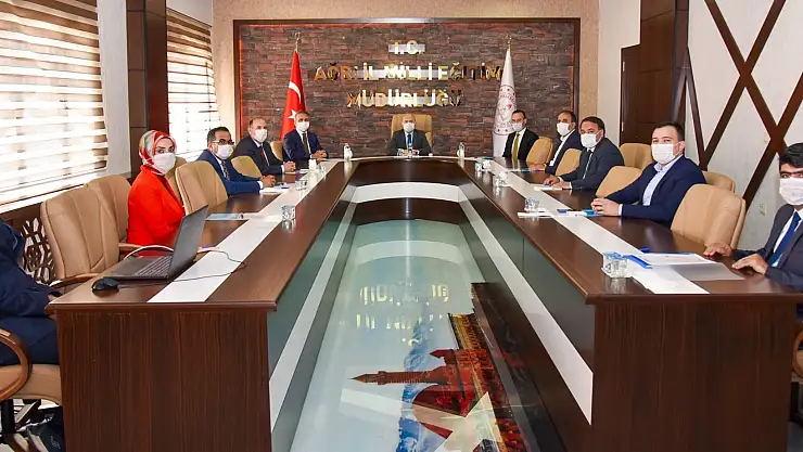 Ağrı Valisi Varol, İl Milli Eğitim Müdürlüğünü ziyaret etti