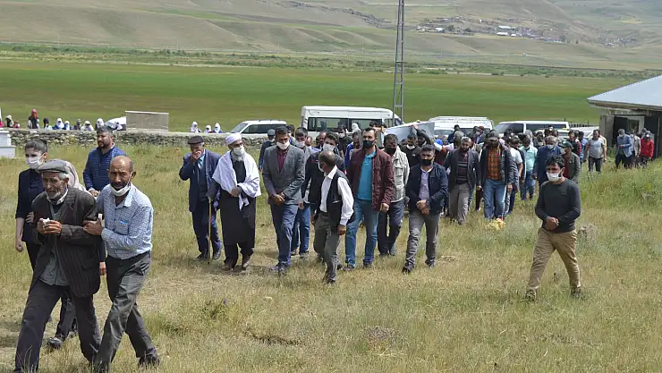 Cezair'de iş kazasında hayatını kaybeden Ağrılı işçiler toprağa verildi