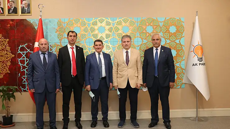 Ağrı'da Ak Parti'ye geçen Belediye Başkanları Özhaseki'yi ziyaret etti