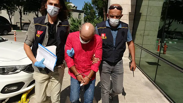 Doğubayazıt'tan İstanbul'a giden tırda 172 kaçak göçmen yakalandı