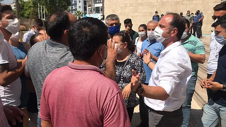 Ağrılı aile Denizli Valiliği önünde eylem yaptı