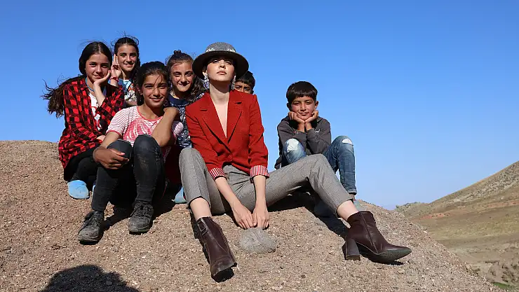 Ağrı'dan mankenler geçti