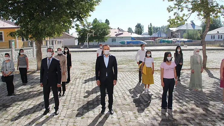 Ağrı'da ilk ders zili çaldı