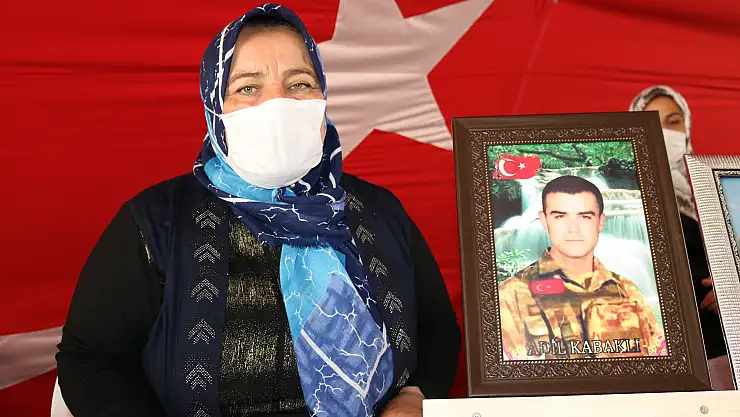 Ağrı'ya askerlik yapmaya gelirken kaçırılan oğlunu istiyor