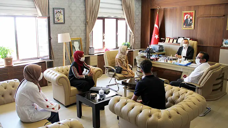 YKS şampiyonlarından Milli Eğitim Müdürü Tekin'e ziyaret