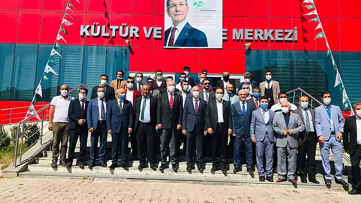 Davutoğlu, video konferansla partisinin Ağrı il kongresine katıldı