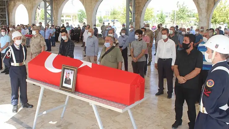 Ağrı'da hayatını kaybeden asker son yolculuğuna uğurlandı