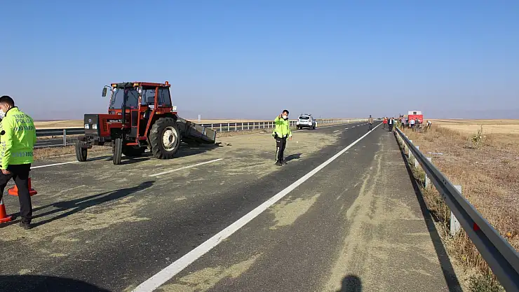 Ağrı'daki trafik kazasında 3 kişi yaralandı