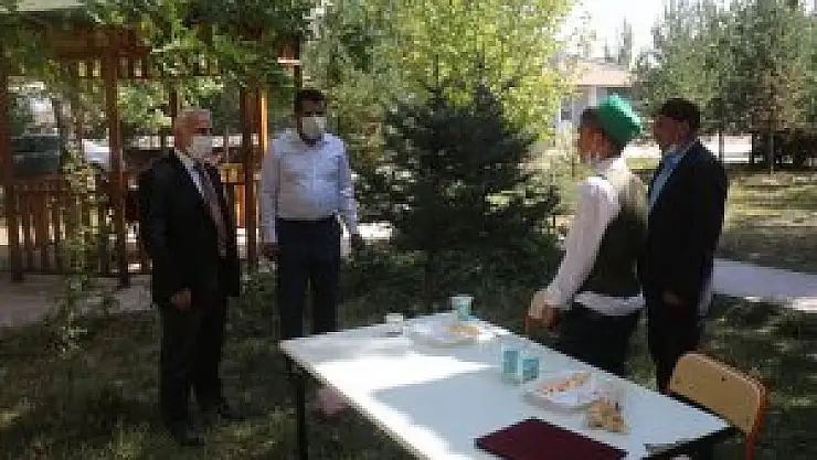 İl Müftüsü Topçu, yüz yüze eğitime başlayan kuran kurslarını ziyaret etti