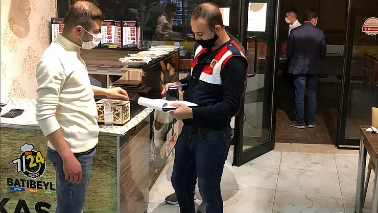 Ağrı'da pozitif vakalar cadde ve sokaklarda dolaşıyor