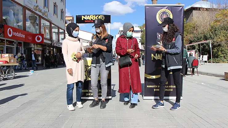 Ağrı'da emniyet ekipleri anneleri uyuşturucu ve madde bağımlılığına karşı bilgilendirildi
