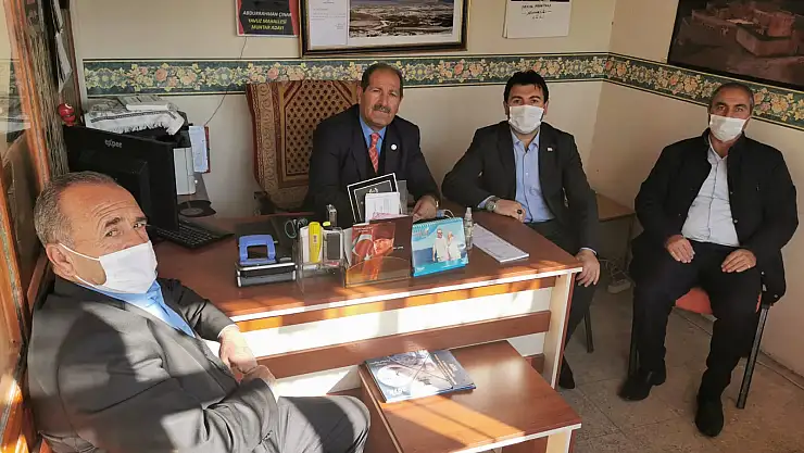 Başkan Yıldız, muhtarları mahallelerinde dinliyor