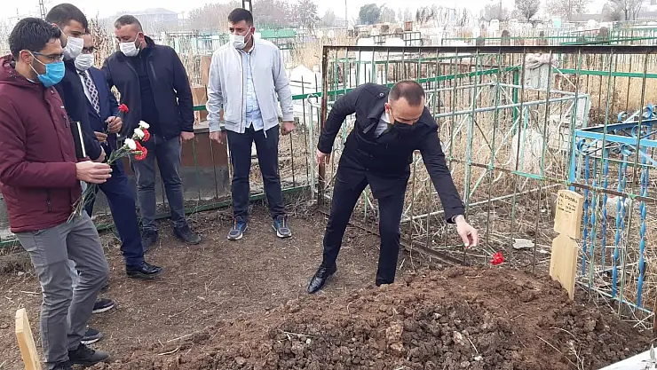 Ali Beyazoğlu mezarı başında anıldı