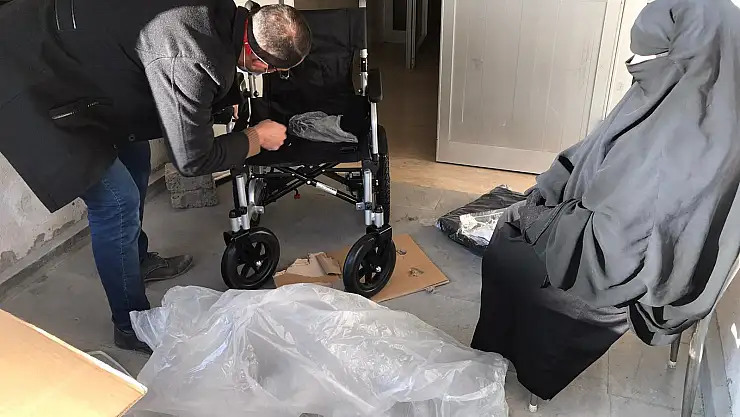 Cam kemik hastası kadın, hayalini kurduğu akülü sandalyesine kavuştu