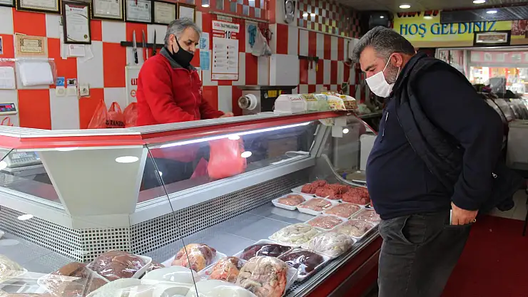 Ağrı'da soğuk havalar vatandaşları sakatat ürünlerine yönlendirdi