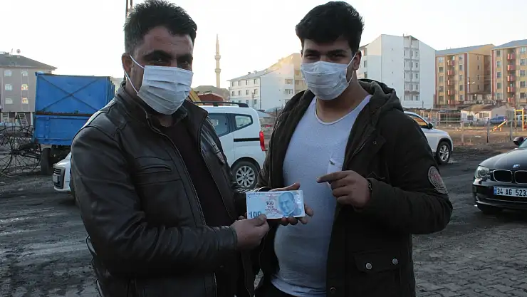 Ağrılı esnaf baskı hatalı 100 TL'yi satışa çıkardı