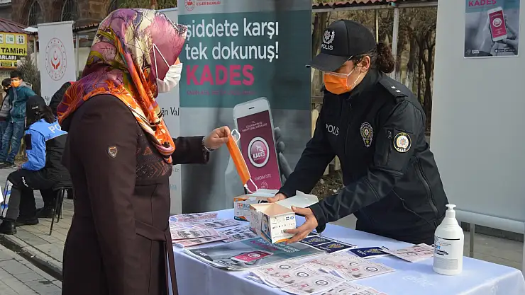 Ağrı'da 25 Kasım Kadına Yönelik Şiddetle Mücadele Gününde Vatandaşlar Bilinçlendirildi