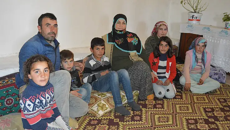 Çobanlık Yapan Baba Ahırı Eve Dönüştürdü