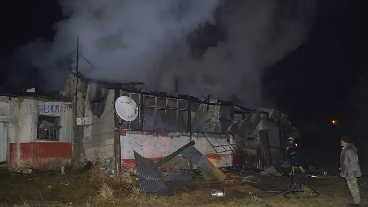 Ağrı'da yangın: 1 kişi yaralandı