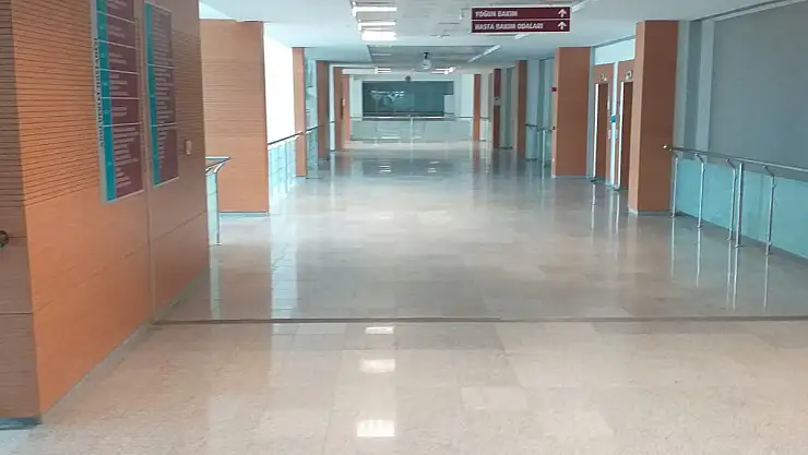 Ağrı Eğitim ve Araştırma Hastanesi'nde temizlik sil baştan