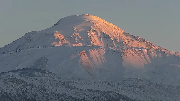 Ağrı Dağı görüntüsü ile hayran bıraktı
