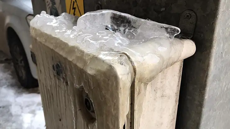 Ağrı'da termometreler eksi 22 dereceyi gösterdi