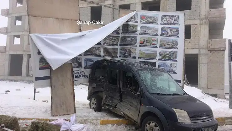 Ağrı yolunda kaza: 1 ölü, 2 yaralı