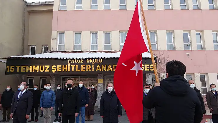 Ağrı'da bayrak töreni