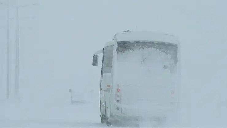 Ağrı Doğubayazıt -Çaldıran kara yolu ulaşıma kapatıldı