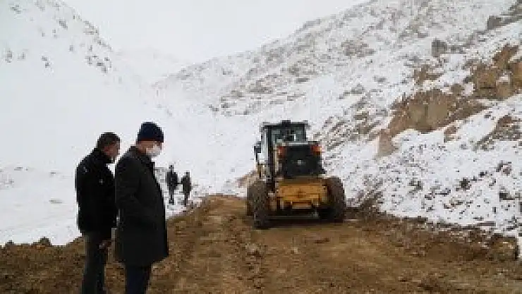 Başkale'de 30 yıllık yol çilesi bitti