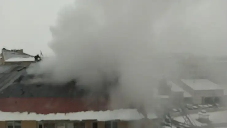 Ağrı'da korkutan yangın