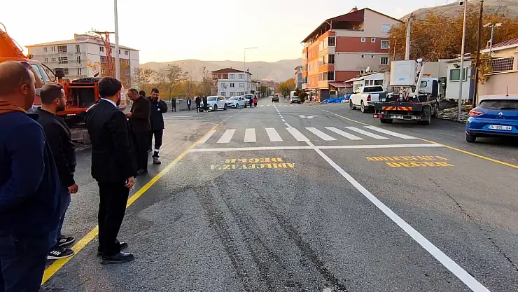 Adilcevaz Belediyesi Yol Çizgisi Çalışmalarıyla Trafik Güvenliğini Artırıyor