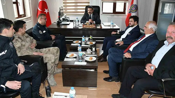 Adilcevaz'da bayramda güvenlik güçlerine anlamlı ziyaret