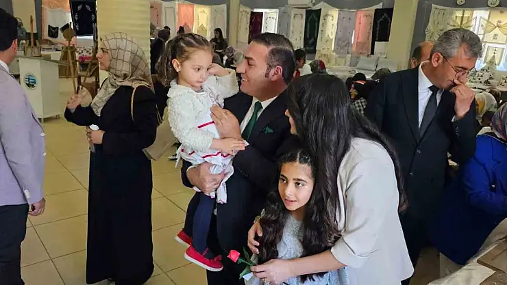 Adilcevaz'da Yıl Sonu Sergisi, Katılımcılardan Tam Not Aldı