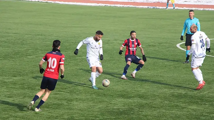 Ağrı 1970 Spor evinde şov yaptı!