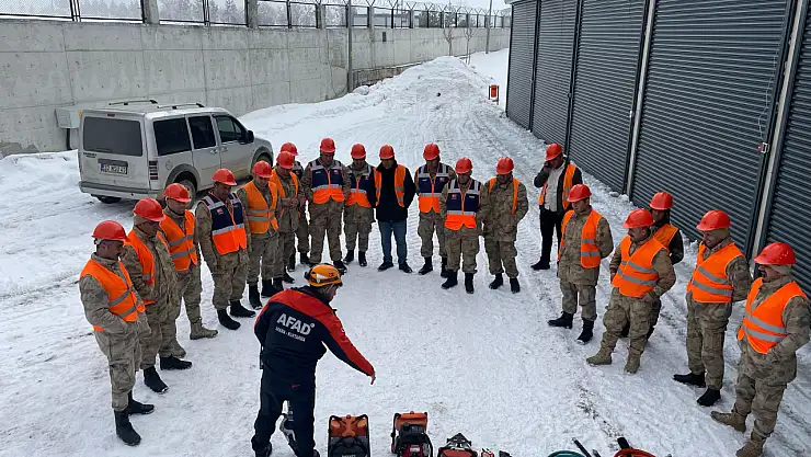 Ağrı AFAD güvenlik korucularına arama kurtarma eğitimi verdi