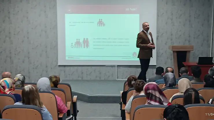 Ağrı Aile ve Sosyal Hizmetler İl Müdürlüğü'nden kurumlara aile yılı eğitimi