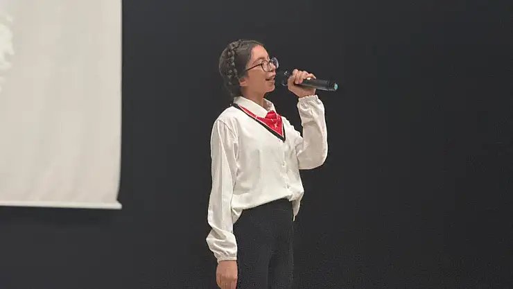 Ağrı'da 24 Kasım programı tiyatro ve yemin töreniyle renklendi