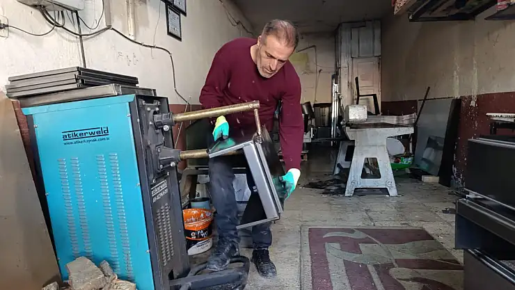 Ağrı'da 40 yıllık sobacılık geleneği sürdürülüyor