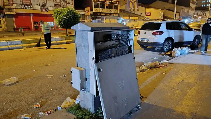 Ağrı'da açıkta kalan elektrik trafosu tehlike saçıyor