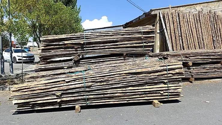 Ağrı'da ahırlarda kamış geleneği sürüyor