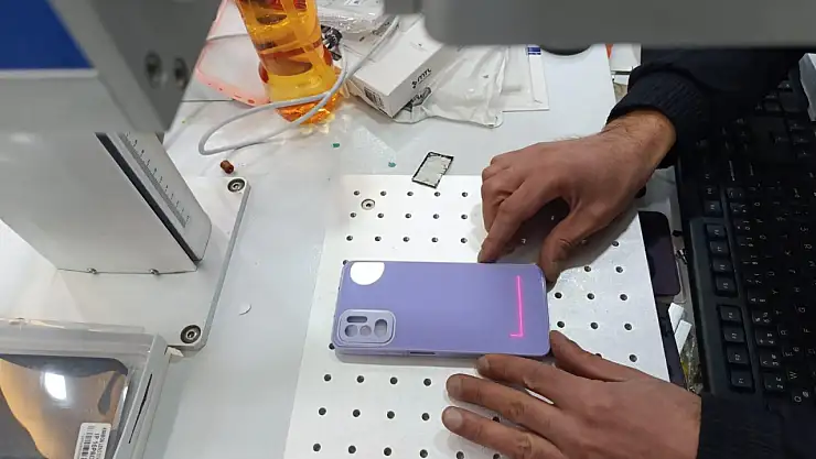 Ağrı'da aksesuar ve ekran koruyucuda kişiye özel üretim talebi yükseldi