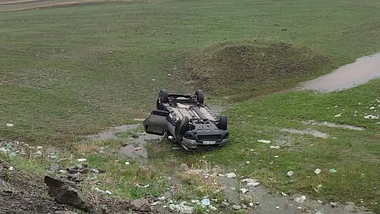 Ağrı'da araç takla attı: 2 yaralı kurtarıldı