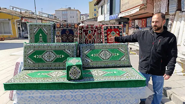 Ağrı'da bayram öncesi halı ve şark köşeleri ilgi görüyor