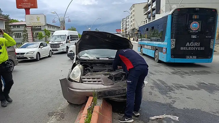 Ağrı'da bayram trafiği kazaya neden oldu